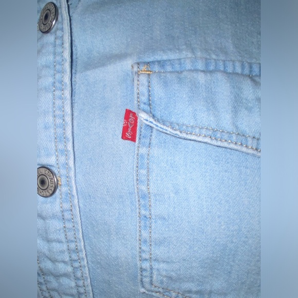 Levi's Claire Jean Dress w/pockets-Button Up-Raw hem-Women’s size M-EUC - Picture 6 of 6